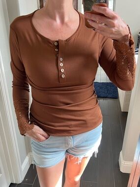 Women's Brown Lace-Cuff Henley Long Sleeve Top